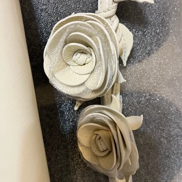 Kate Spade Liv Crinkle Applique Shoulder Bag NWT - Picture 4 of 9